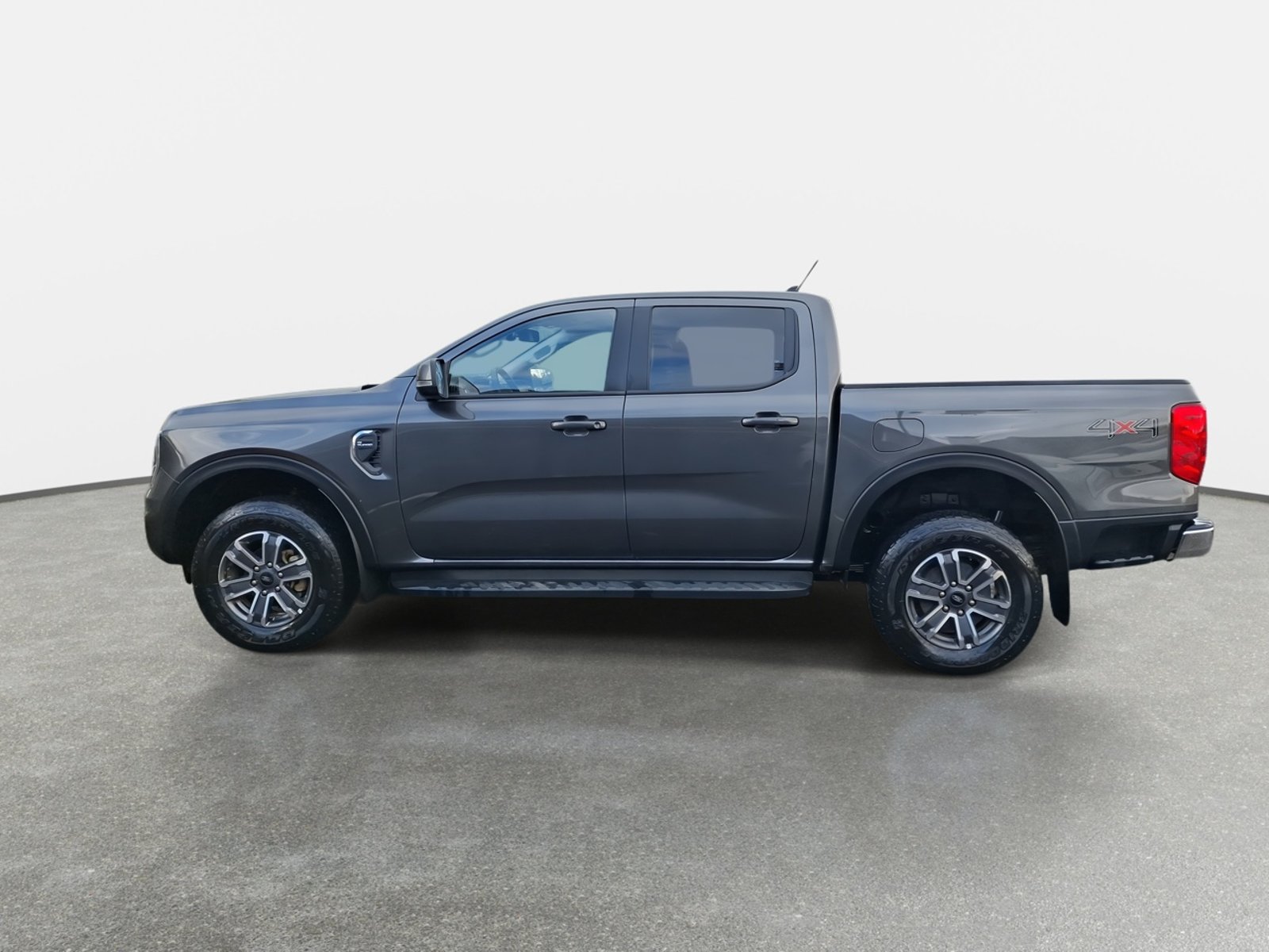 Ford Ranger 2.0 Xlt Diesel 4x4 Dob. Cab. At 4p 2024 - Foto 4 de 8