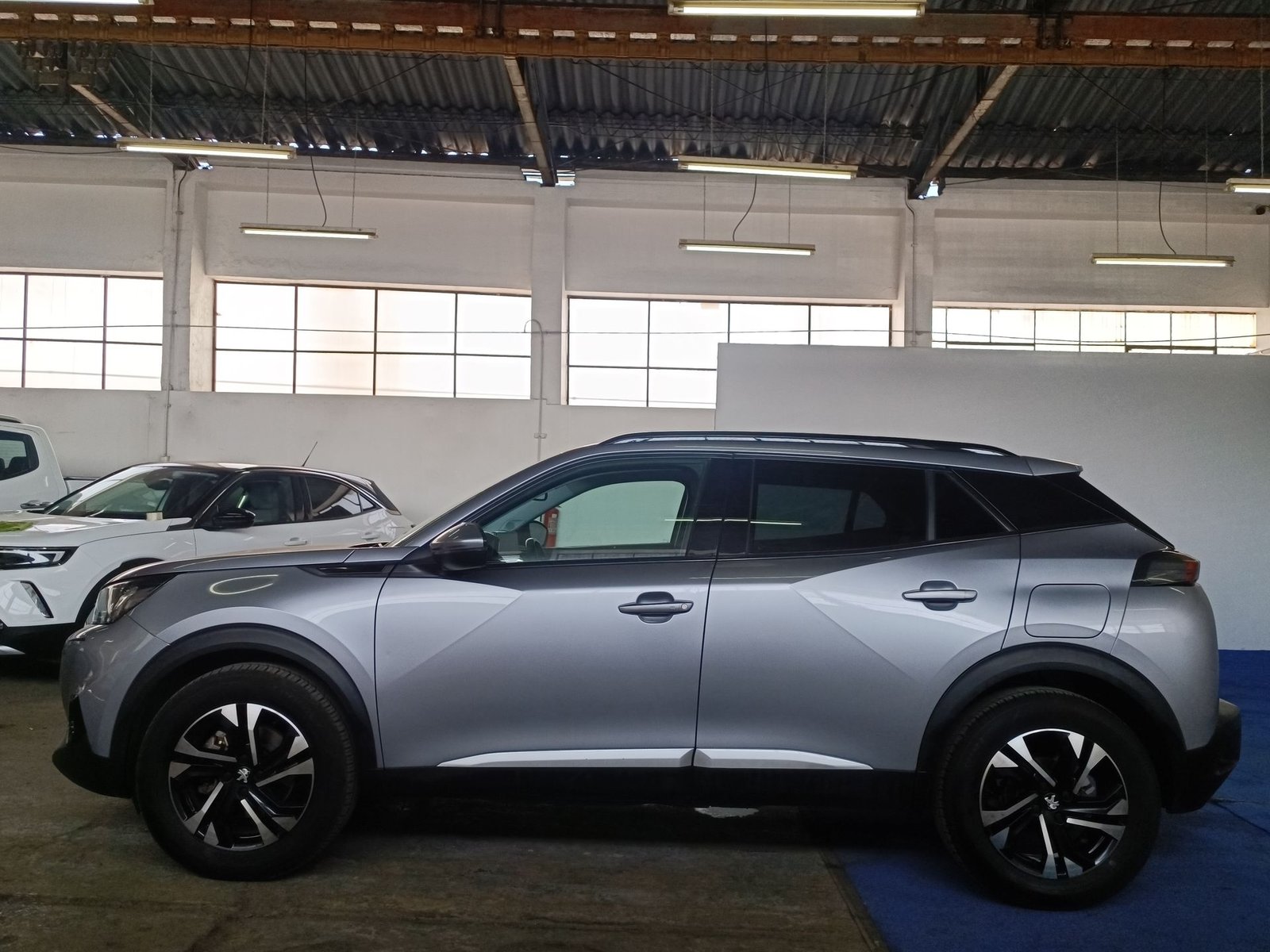 Peugeot 2008 1.5 Allure Bluehdi 130 Diesel 4x2 At 5p 2022 - Foto 4 de 8