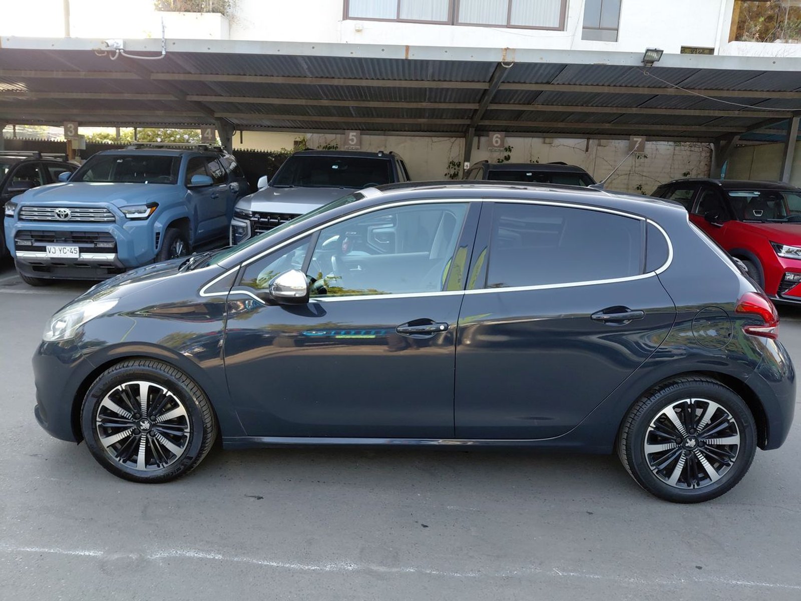 Peugeot 208 1.2 Allure Puretech 4x2 110hp At6 5p 2019 - Foto 4 de 8