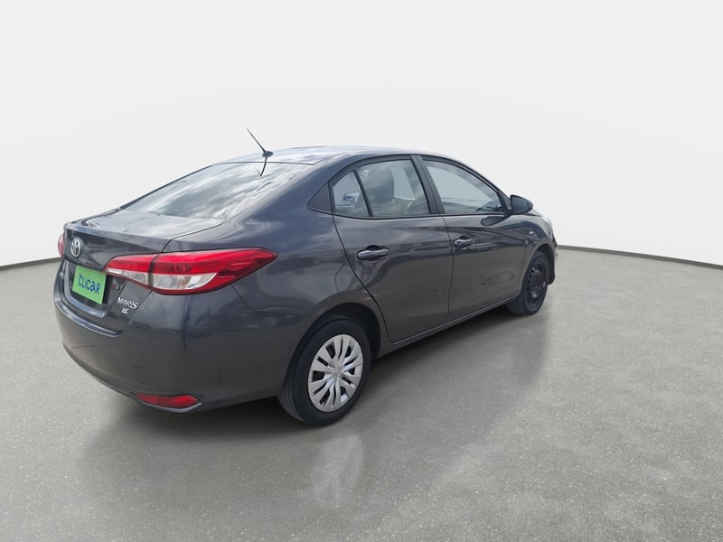 Toyota Yaris 1.5 Gli 4x2 Sdn Mt 4p 2021 - Imagen 7 de 8