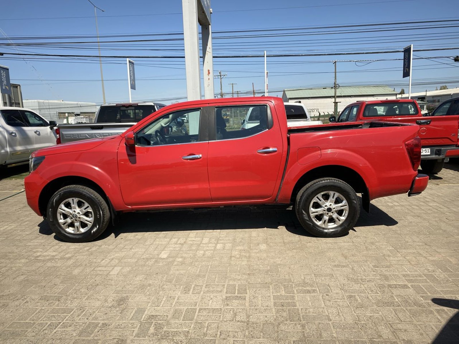 Nissan Navara 2.3d Xe Diesel 4x2 Dob.cab. Mt 4p 2024 - Foto 4 de 8