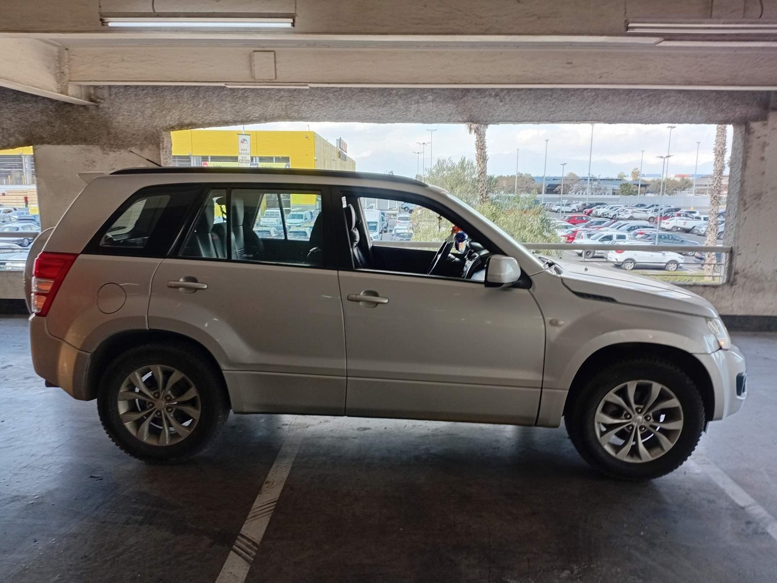 Suzuki Grand Nomade 2.4 Glx Sport 4x2 At 5p 2017 - Foto 3 de 5