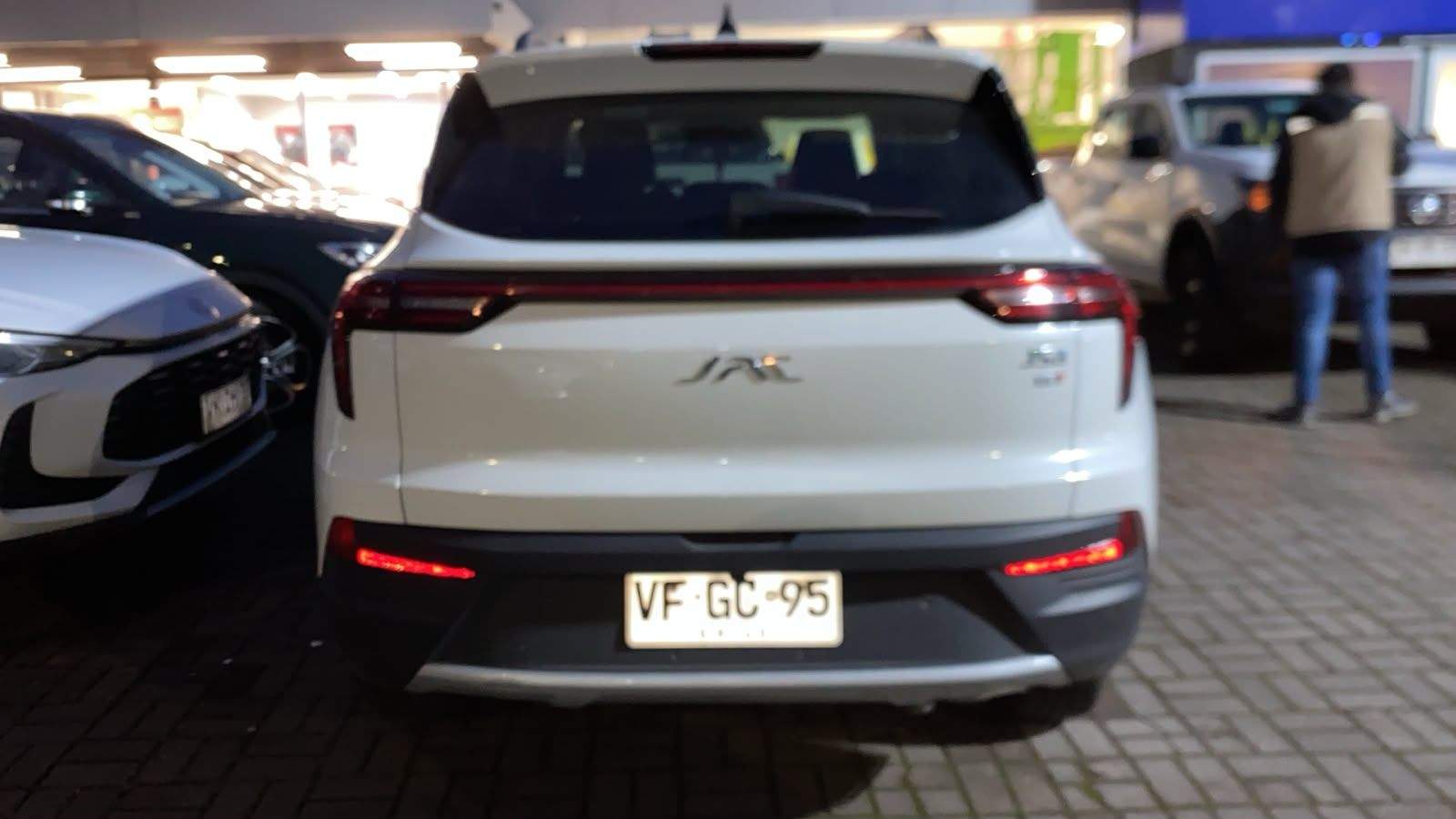 JAC Js4 1.5 Luxury 4x2 Mt 5p 2025 - Imagen 4 de 4
