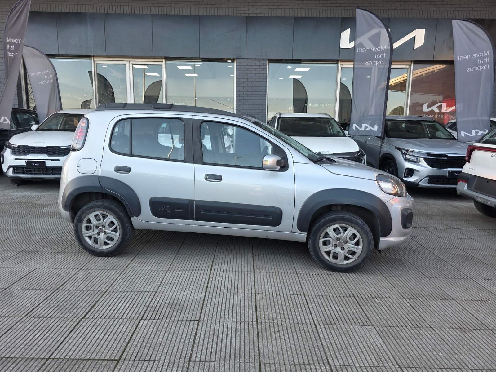 Fiat Uno 1.4 Sporting 4x2 Hb Mt 5p 2019 - Foto 3 de 5