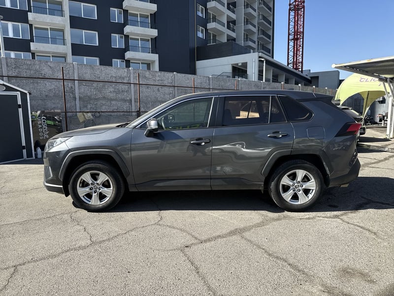 Toyota Rav 4 2.0 Le 4x2 Mt 5p 2021 - Imagen 4 de 8