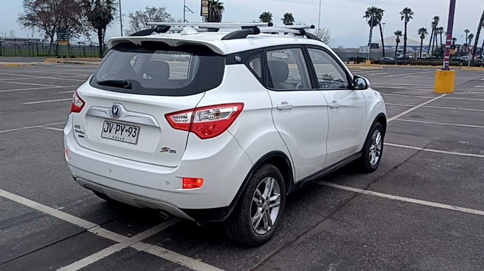 Changan Cs35 1.6 Confort Nav 4x2 Mt 5p 2017 - Imagen 4 de 5