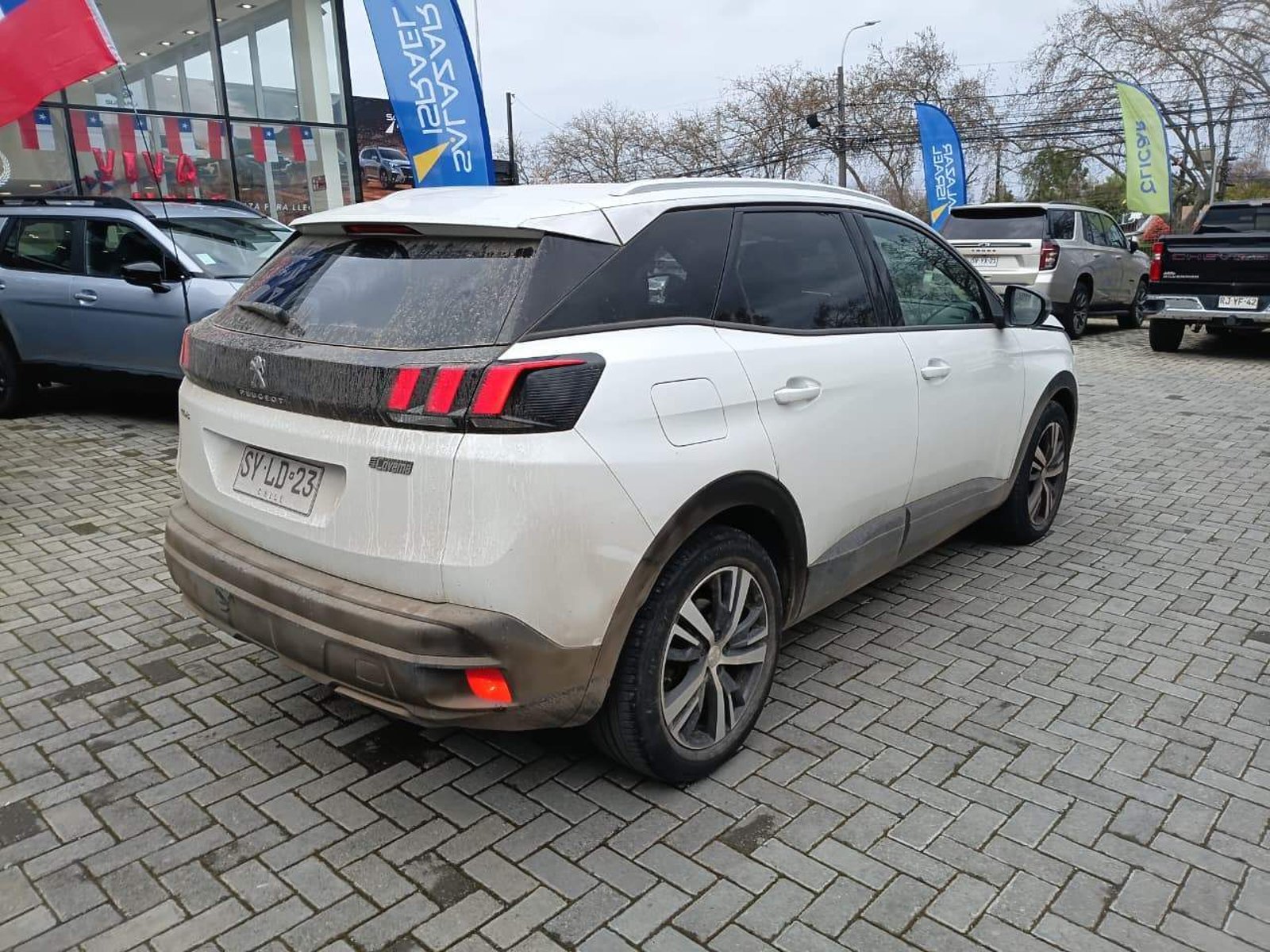 Peugeot 3008 1.2 Active Pack Puretech 130 4x2 Mt6 5p 2023 - Foto 4 de 5