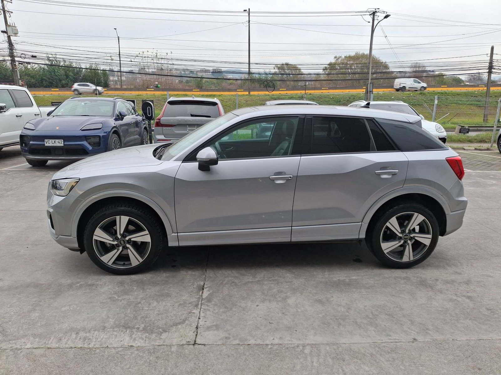Audi Q2 1.4 35 Tfsi 4x2 At 5p 2021 - Imagen 4 de 8