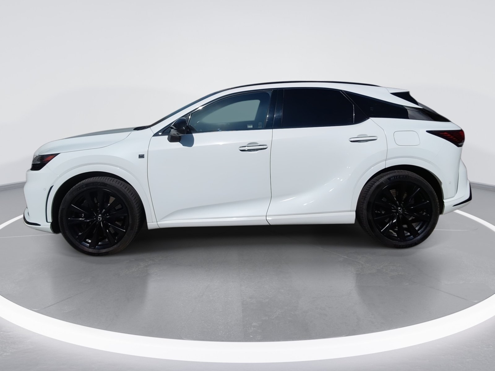 Lexus Rx500h 2.4 F Sport Hybrid 4x4 At 5p 2024 - Foto 4 de 8