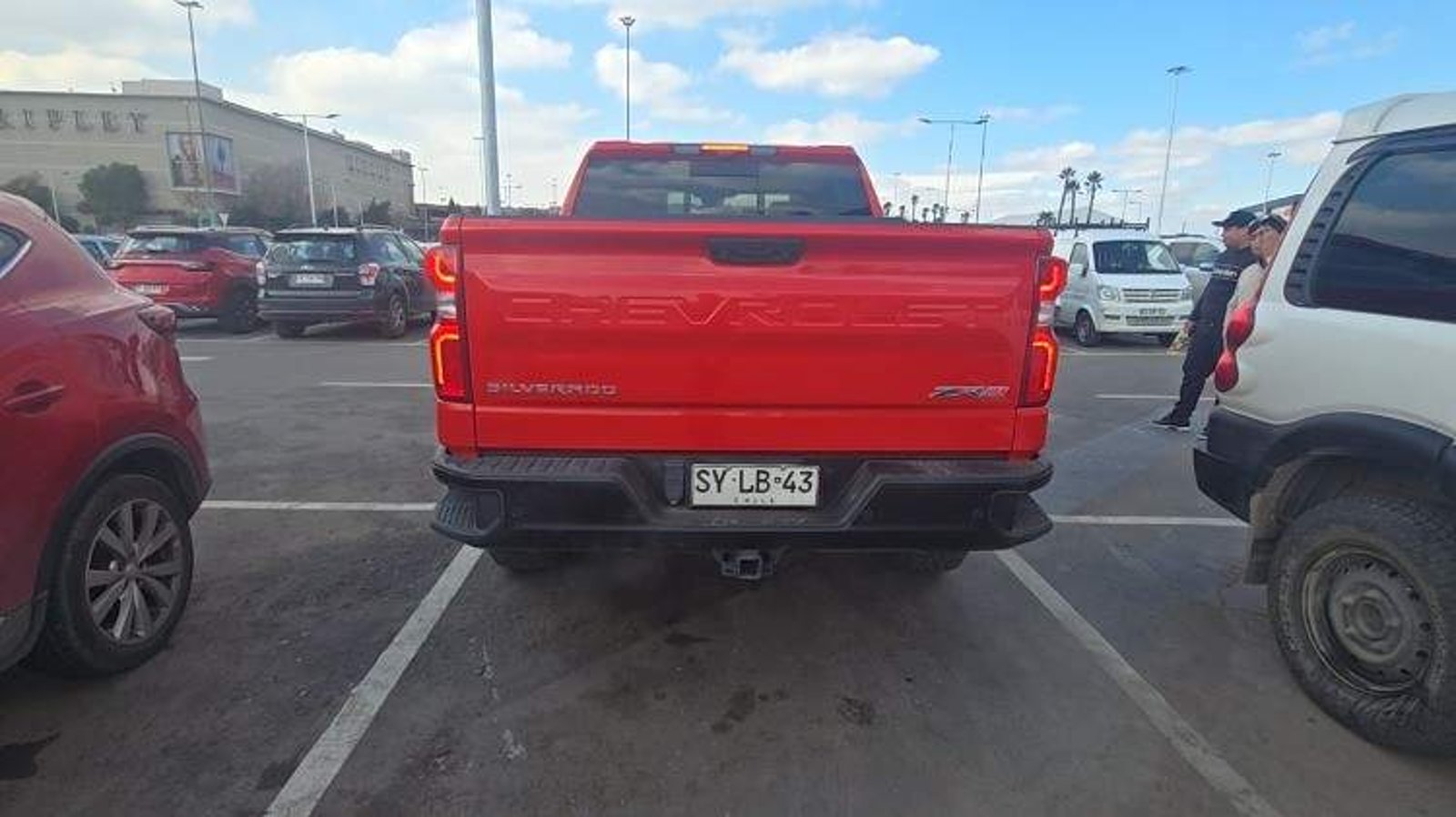 Chevrolet Silverado 6.2 Zr2 4x4 At 4p 2023 - Imagen 5 de 5