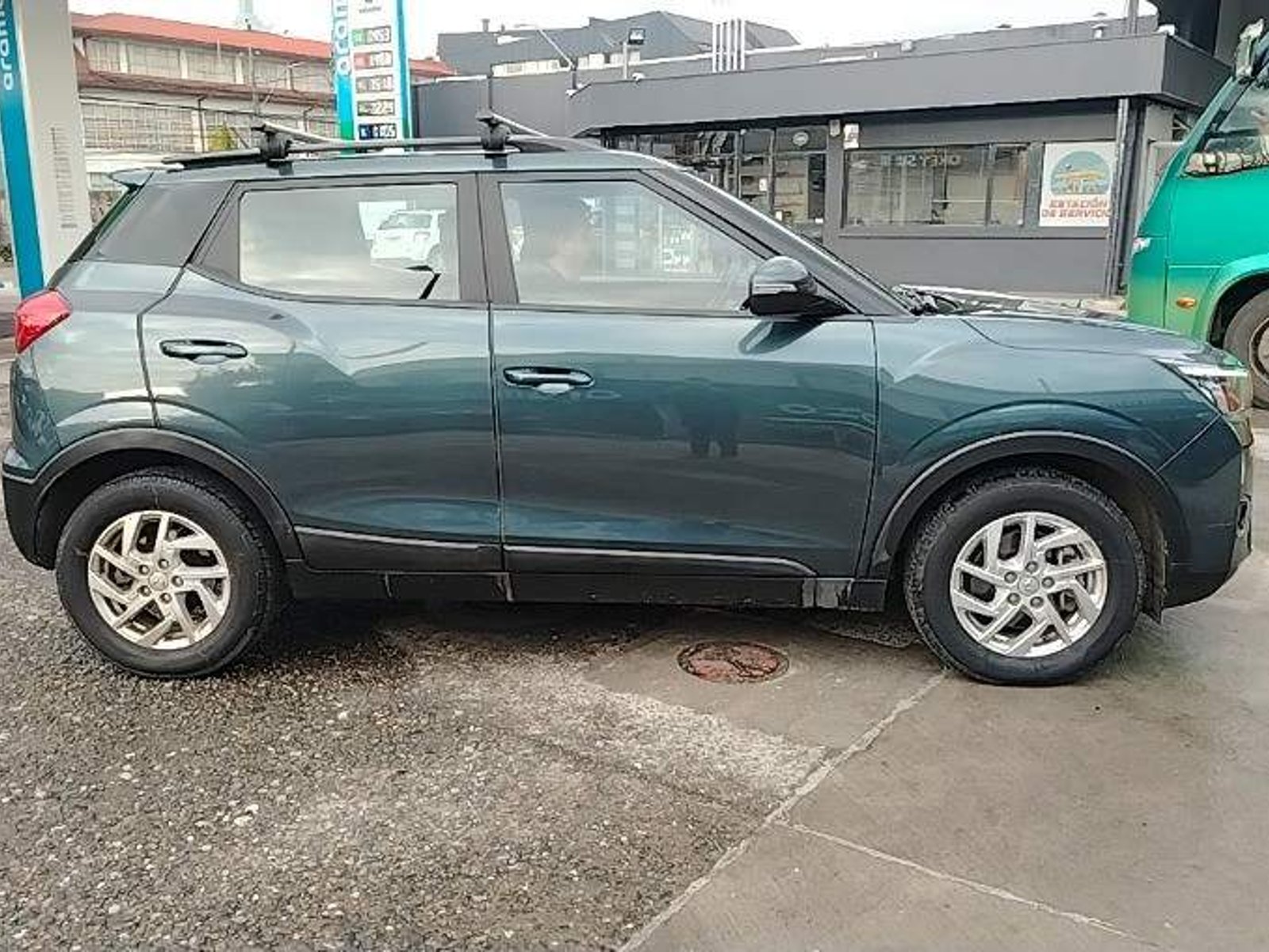Mahindra Xuv 300 1.2t Elite 4x2 Mt 5p 2023 - Foto 3 de 5