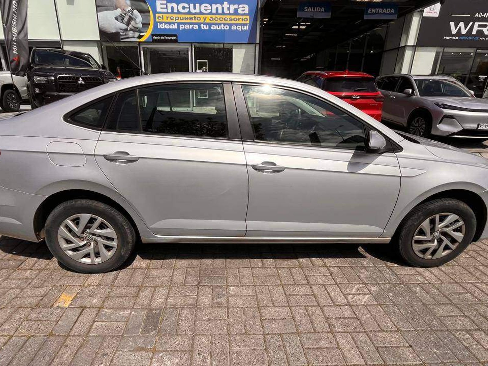 Volkswagen Virtus 1.6 Msi Trendline 4x2 Esc Mt 4p 2021 - Foto 3 de 5