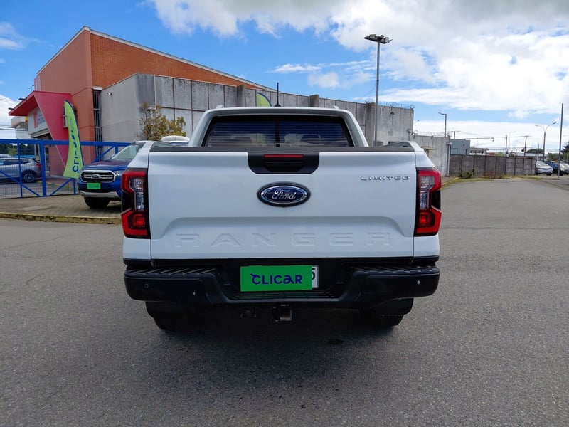 Ford Ranger 3.0 Ltd Diesel 4x4 Dob. Cab. At 4p 2025 - Imagen 6 de 8