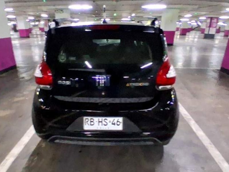 Fiat Mobi 1.0 Trekking 4x2 Mt 5p 2021 - Imagen 5 de 5