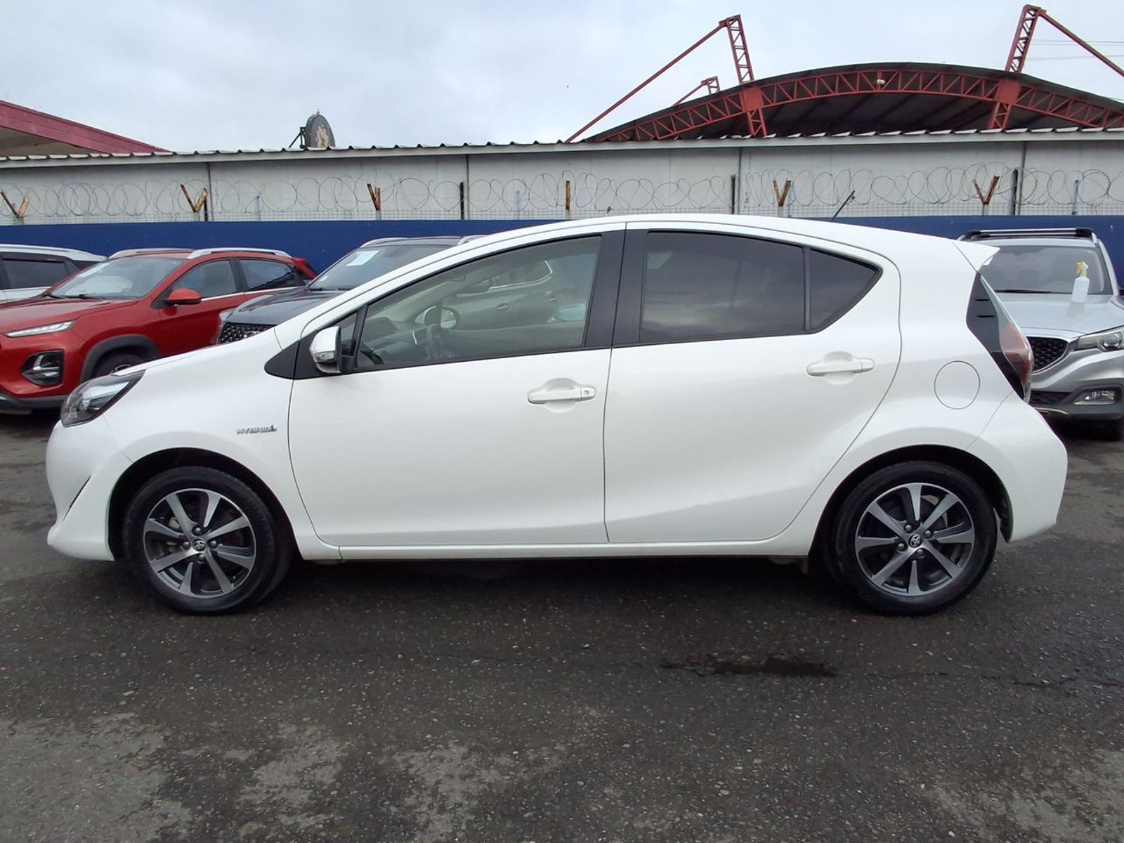 Toyota Prius 1.5 C Hib 4x2 Hb At 5p 2021 - Imagen 4 de 8
