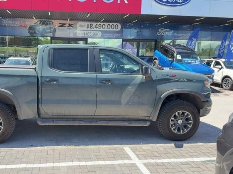 Chevrolet Silverado 6.2 Zr2 R 4x4 At 4p 2026 - Imagen 3 de 5