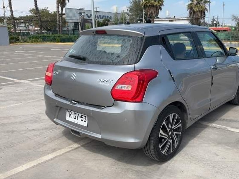 Suzuki Swift 1.2 Glx Plus 4x2 Hb Mt 5p 2024 - Imagen 4 de 5