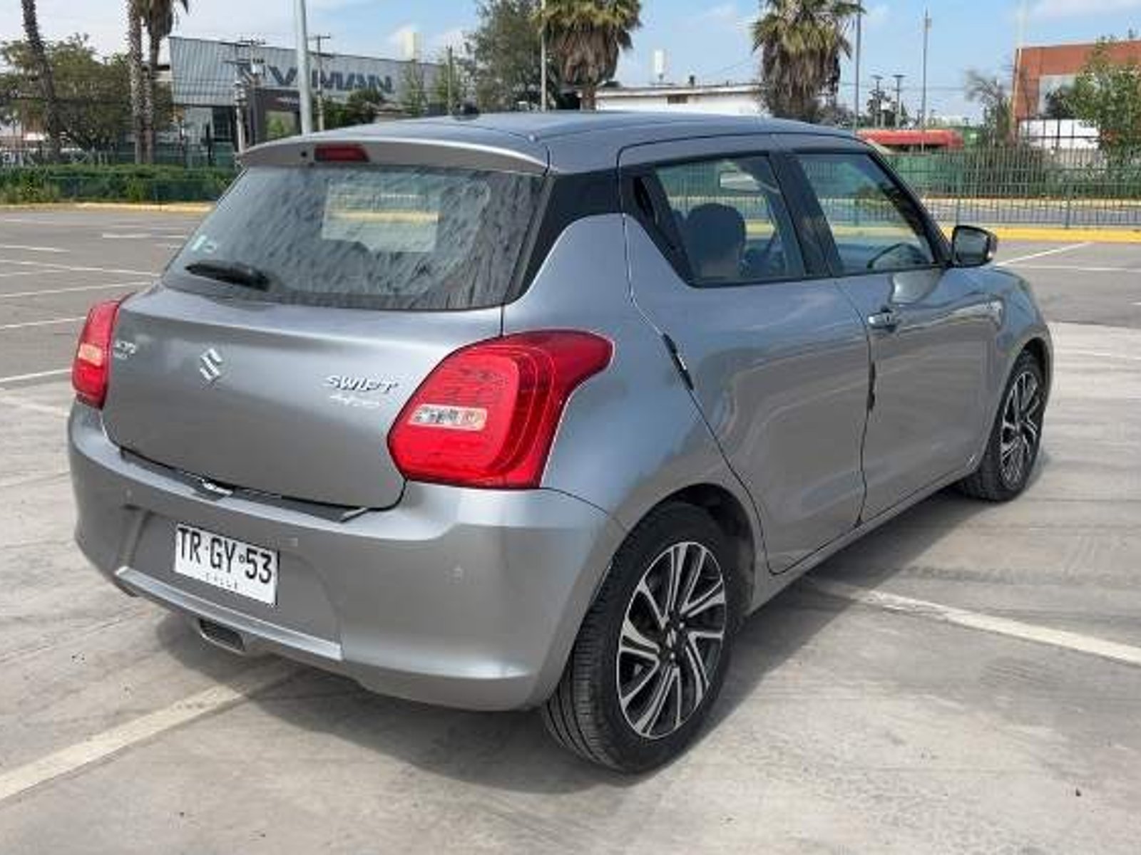 Suzuki Swift 1.2 Glx Plus 4x2 Hb Mt 5p 2024 - Foto 4 de 5