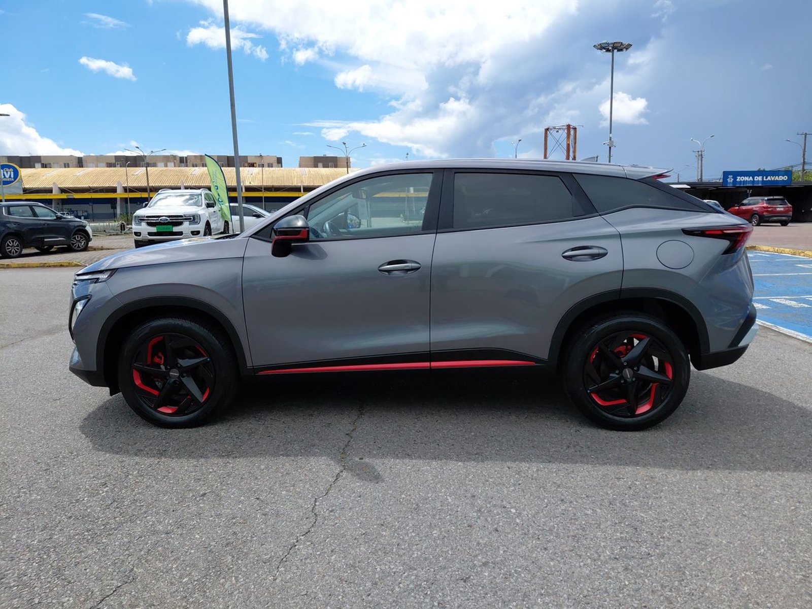 OMODA C5 1.5t Luxury 4x2 Cvt At 5p 2025 - Foto 4 de 8