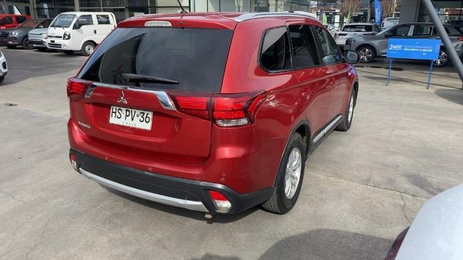 Mitsubishi Outlander 2.0 4x2 Mt 5p 2016 - Imagen 4 de 5