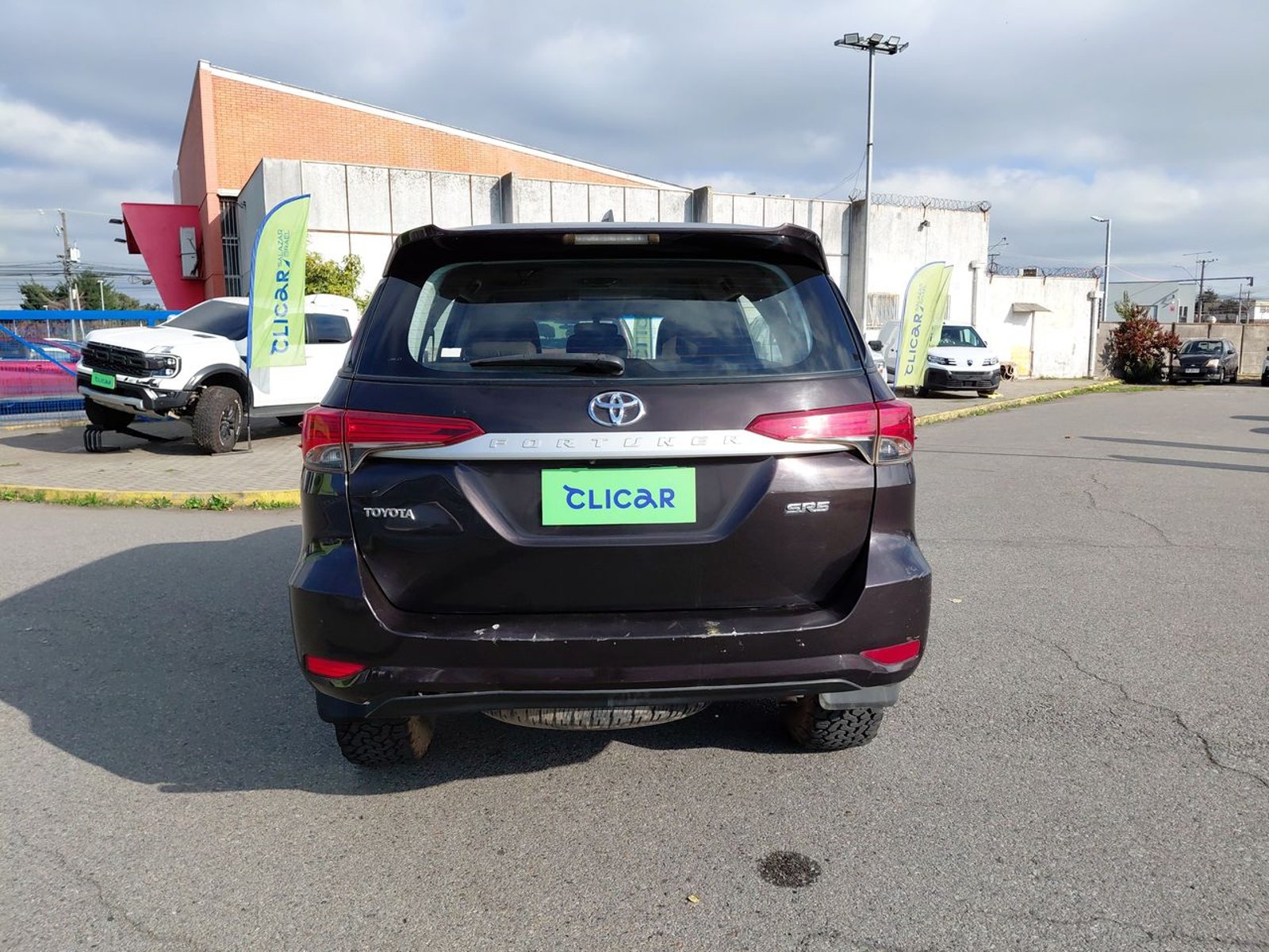 Toyota Fortunner 2.7 Sr5 4x2 At 5p 2019 - Imagen 6 de 8