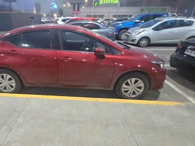 Nissan Versa 1.6 Sense 4x2 Mt 4p 2020 - Imagen 3 de 5