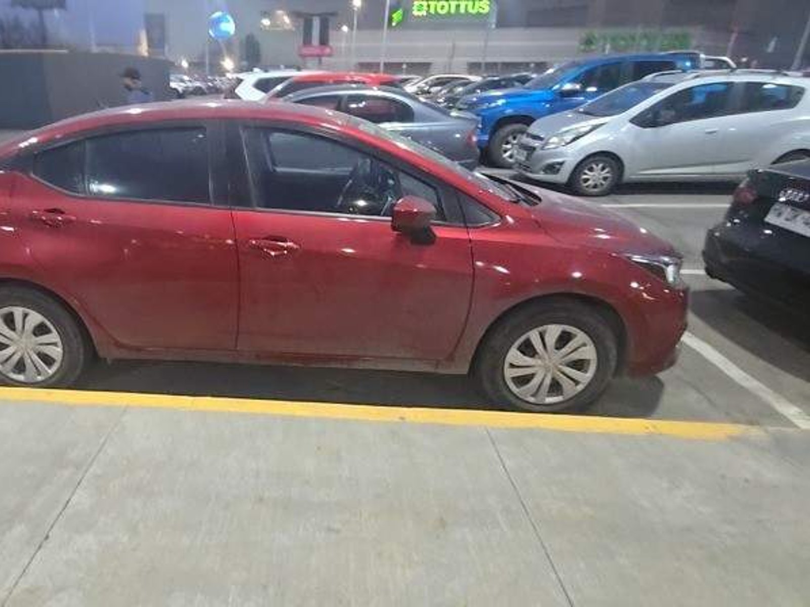 Nissan Versa 1.6 Sense 4x2 Mt 4p 2020 - Foto 3 de 5