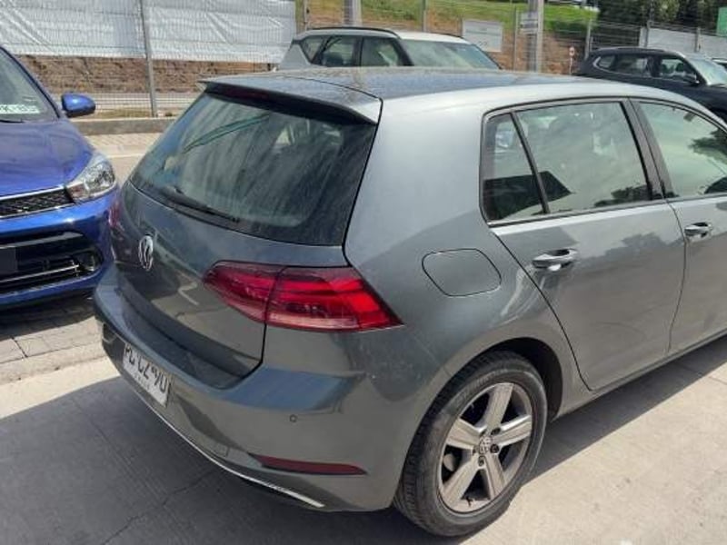 Volkswagen Golf 1.6 Comfortline 4x2 Mt 5p 2021 - Imagen 4 de 5