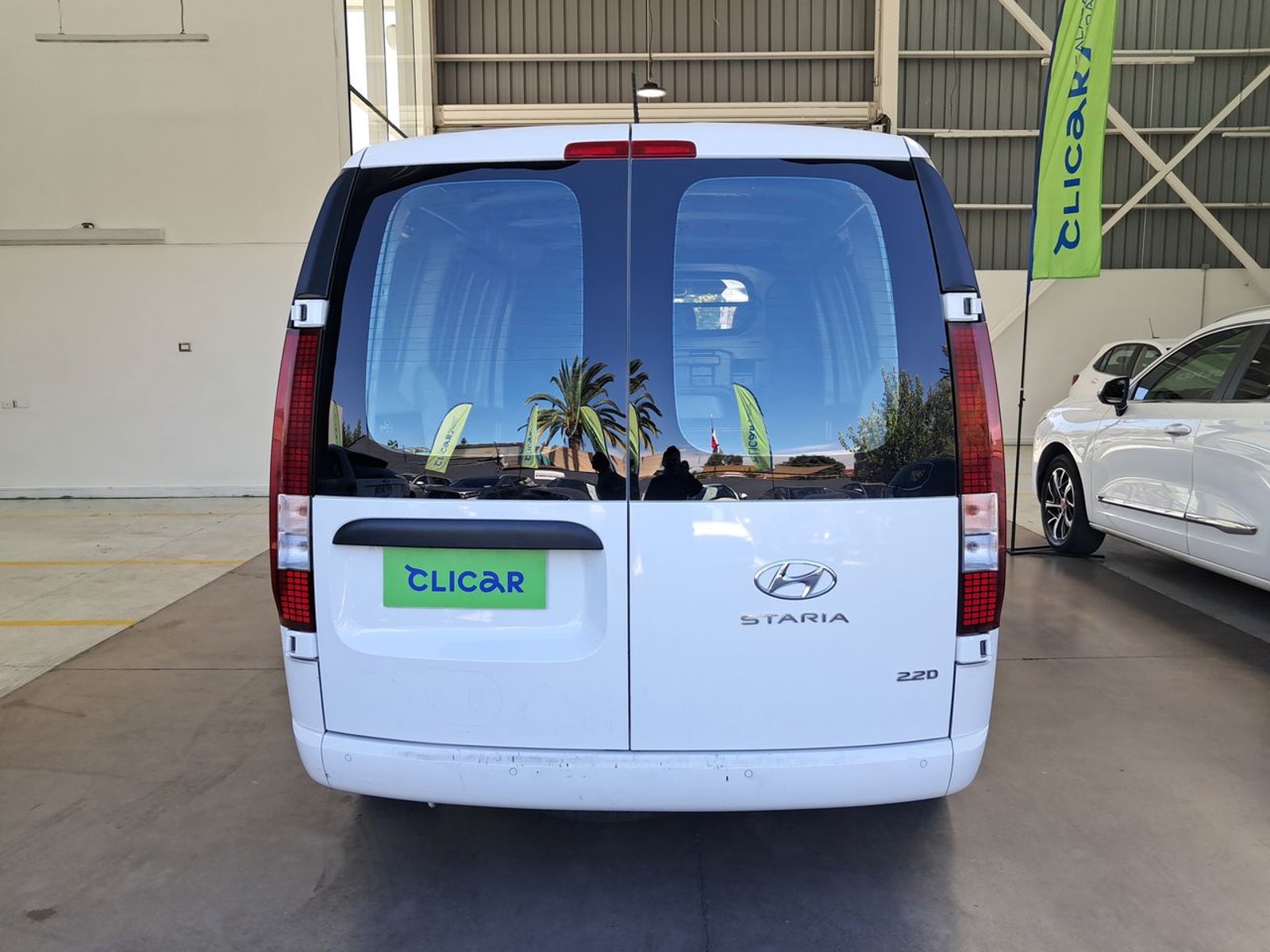 Hyundai Staria 2.2 Us4 Fg Crdi Diesel 2wd Mt 5p 2023 - Imagen 6 de 8