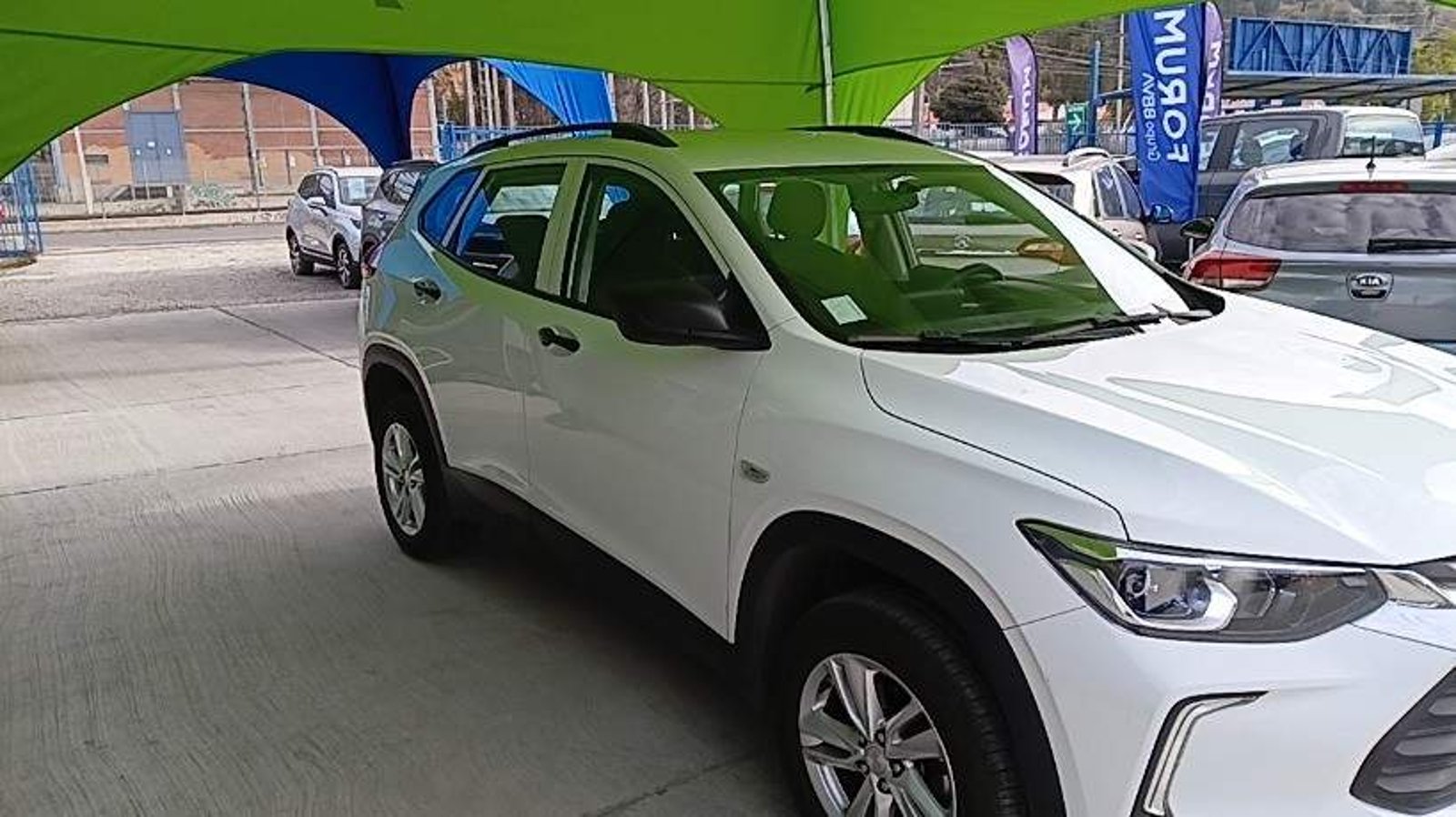 Chevrolet Tracker 1.2t Ls Fwd Mt 5p 2023 - Imagen 3 de 5