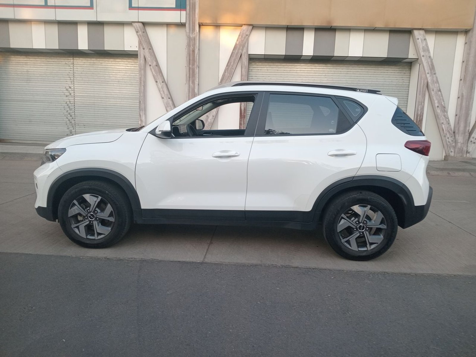 Kia Sonet 1.5 Ex Plus 4x2 Acc 6mt 5p 2024 - Foto 4 de 8