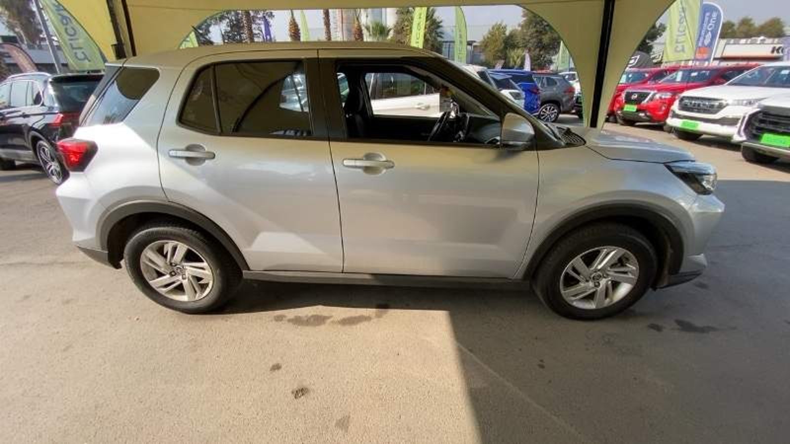 Toyota Raize 1.2 E 4x2 At 5p 2023 - Foto 3 de 8