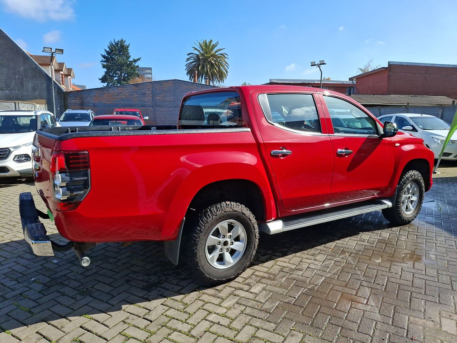 Mitsubishi L200 2.2 Katana Crt Diesel Dob. Cab. 4x4 Mt 4p 2024 - Imagen 7 de 8