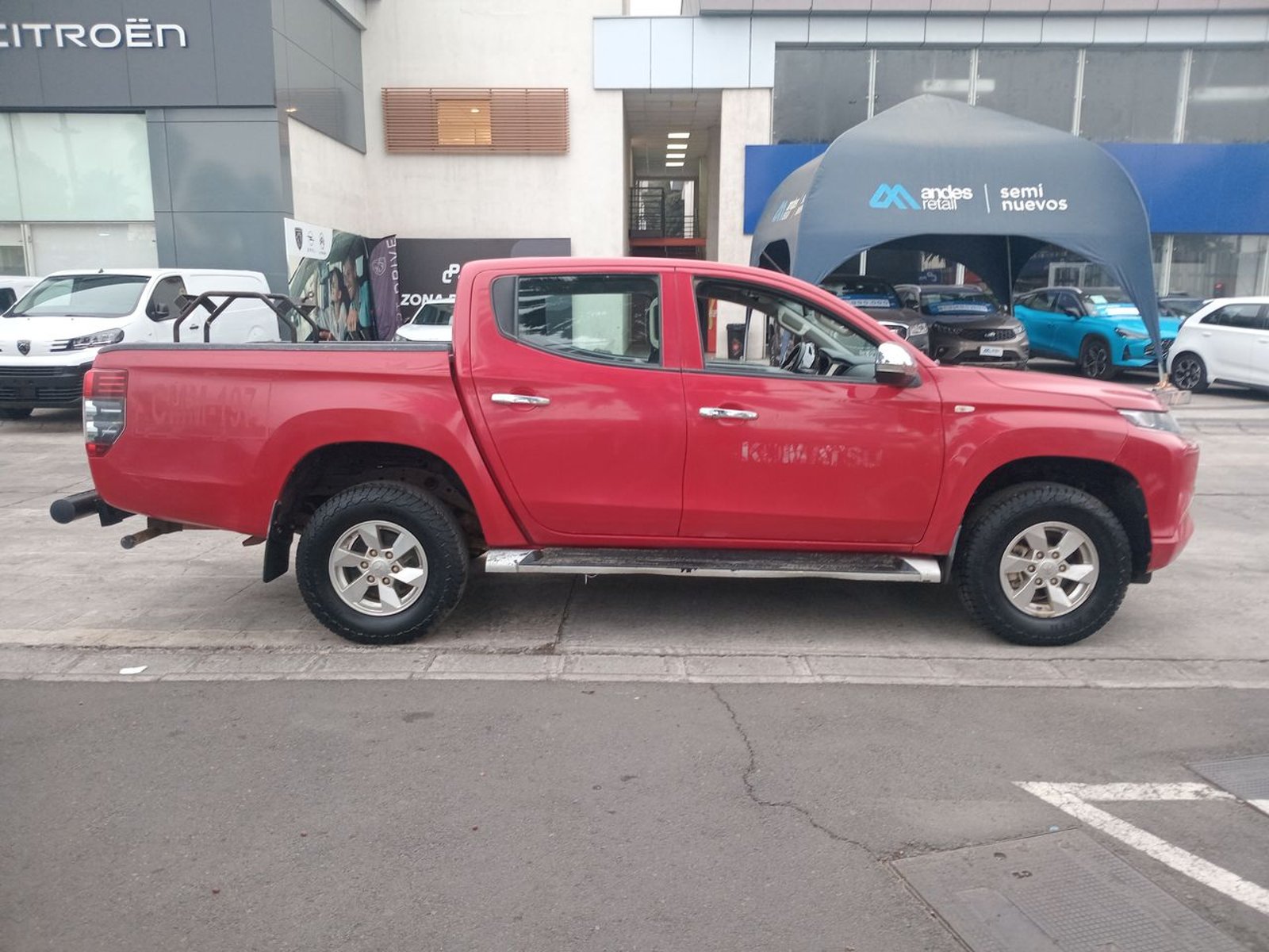 Mitsubishi L200 2.2 Katana Crt Diesel Dob. Cab. 4x4 Mt 4p 2024 - Imagen 8 de 8