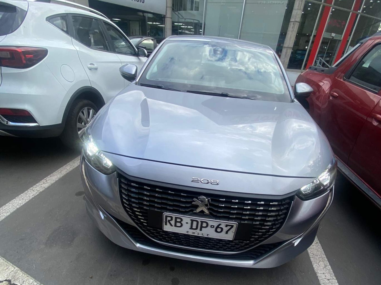 Peugeot 208 1.2 Signature Puretech 4x2 82 Mt5 5p 2021 - Foto 2 de 5