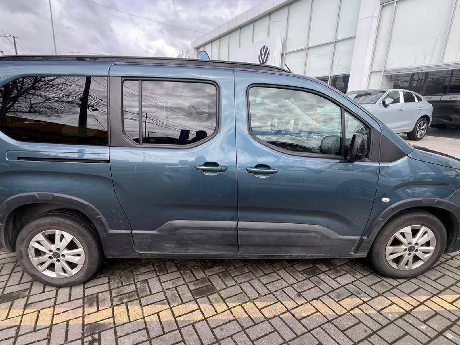 Peugeot Rifter 1.6 Allure Bluehdi Diesel 100hp 4x2 Mt6 5p 2025 - Foto 3 de 5