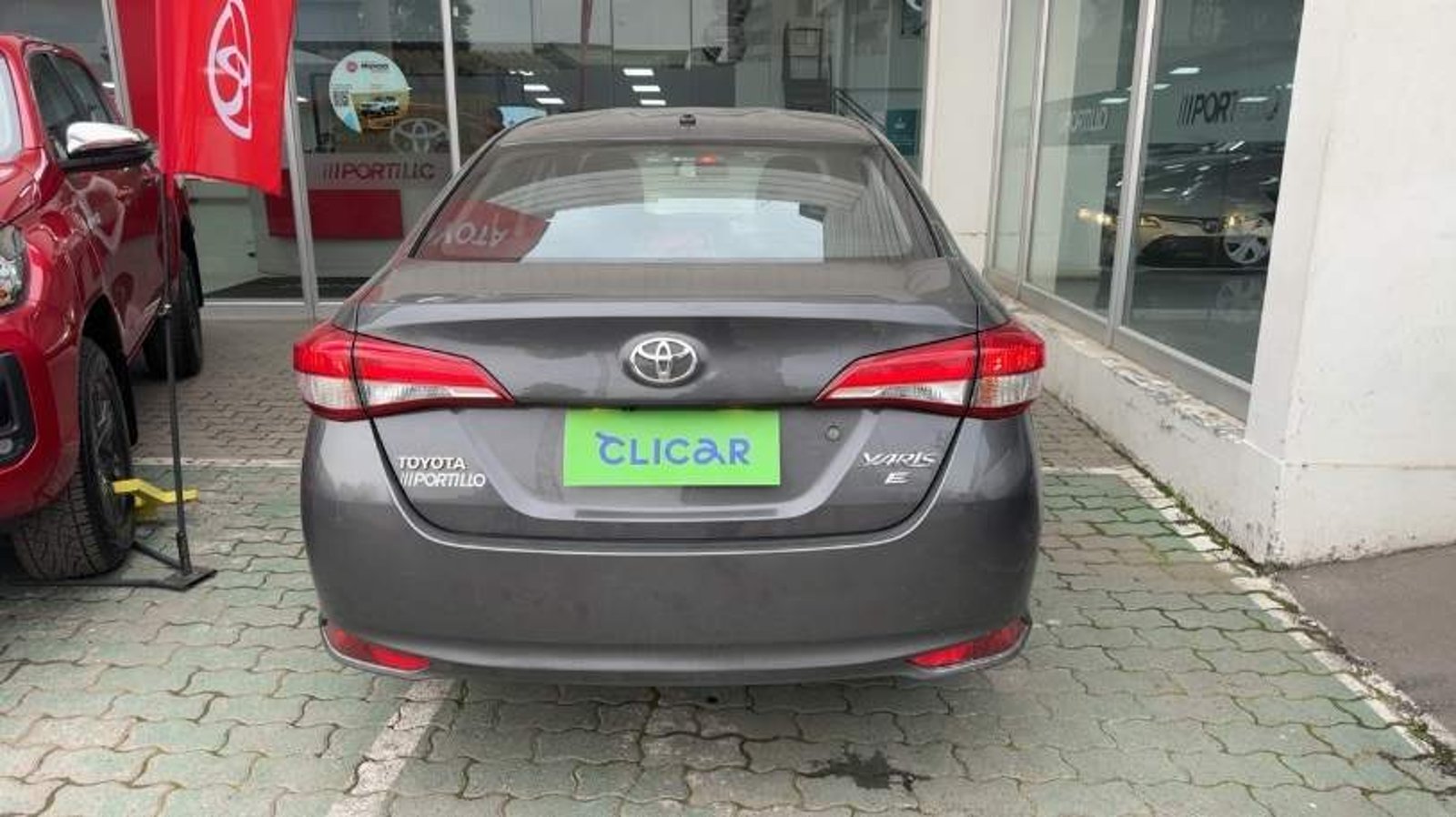 Toyota Yaris 1.5 Gli E 4x2 Mt 4p 2022 - Imagen 4 de 4