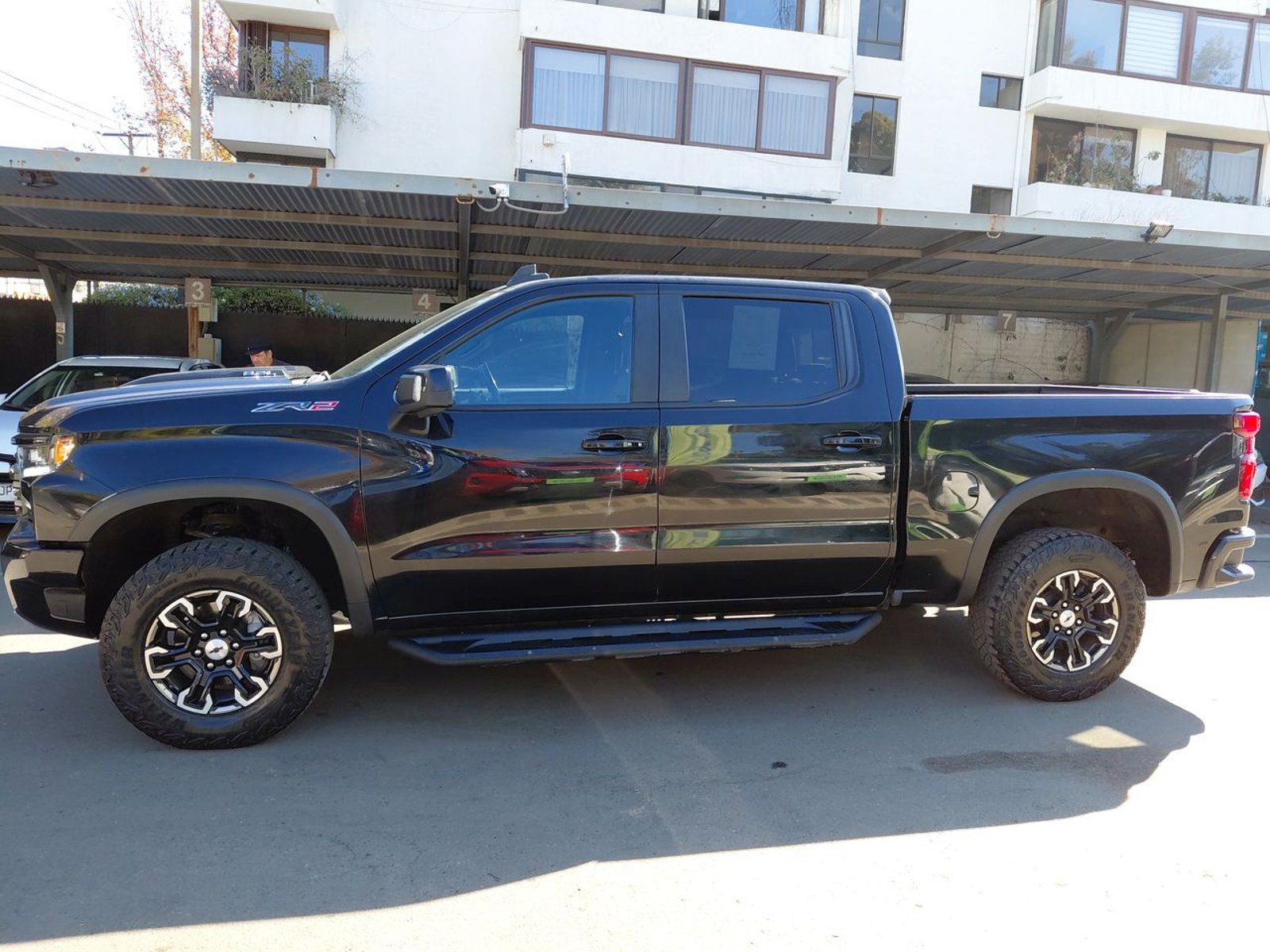 Chevrolet Silverado 6.2 Zr2 4x4 At 4p 2023 - Foto 4 de 8