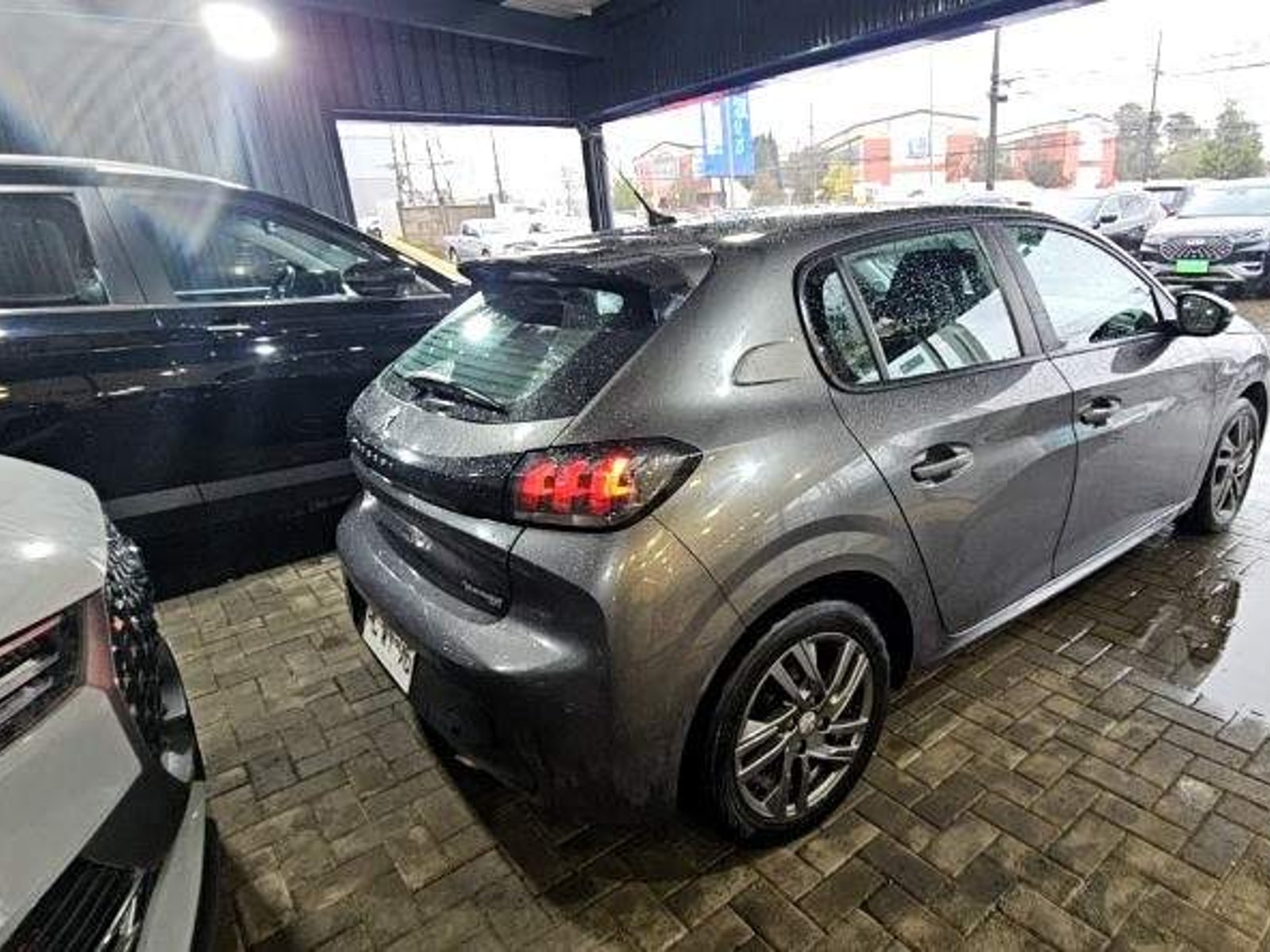 Peugeot 208 1.2 Active Pack Puretech 4x2 75 Mt 5p 2021 - Foto 4 de 5