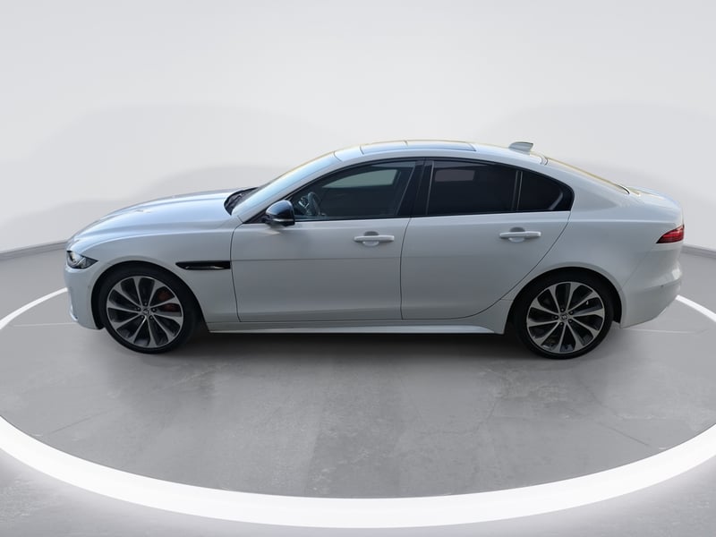 Jaguar Xe 2.0 R Dynamic 4x2 At 2025 - Imagen 4 de 8
