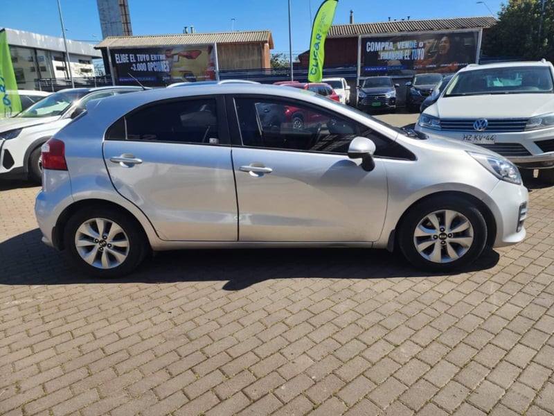 Kia Rio 5 1.4 Ex 4x2 Ac Dab Abs 4at 5p 2016 - Imagen 3 de 5