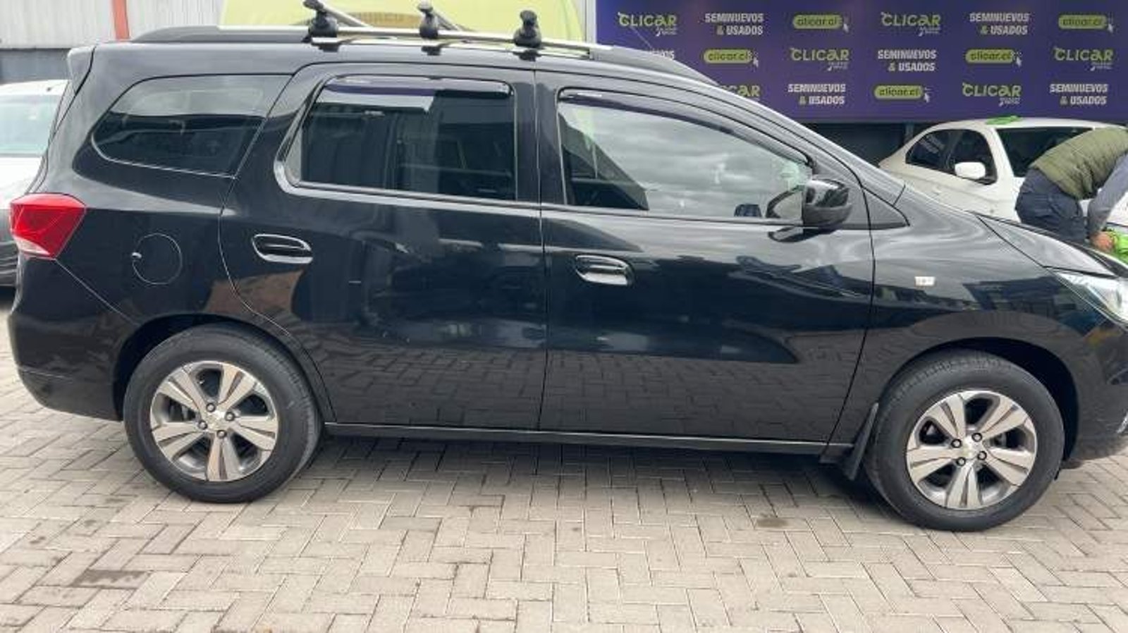 Chevrolet Spin 1.8 Premier 4x2 Mt 5p 2020 - Imagen 3 de 5