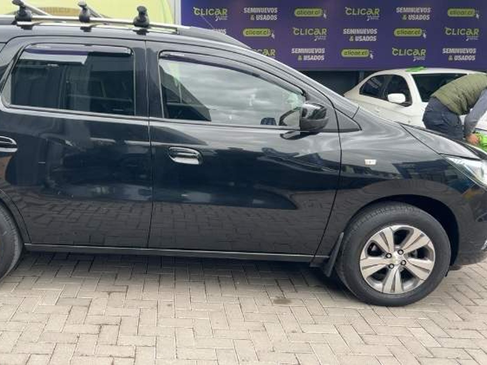 Chevrolet Spin 1.8 Premier 4x2 Mt 5p 2020 - Foto 3 de 5