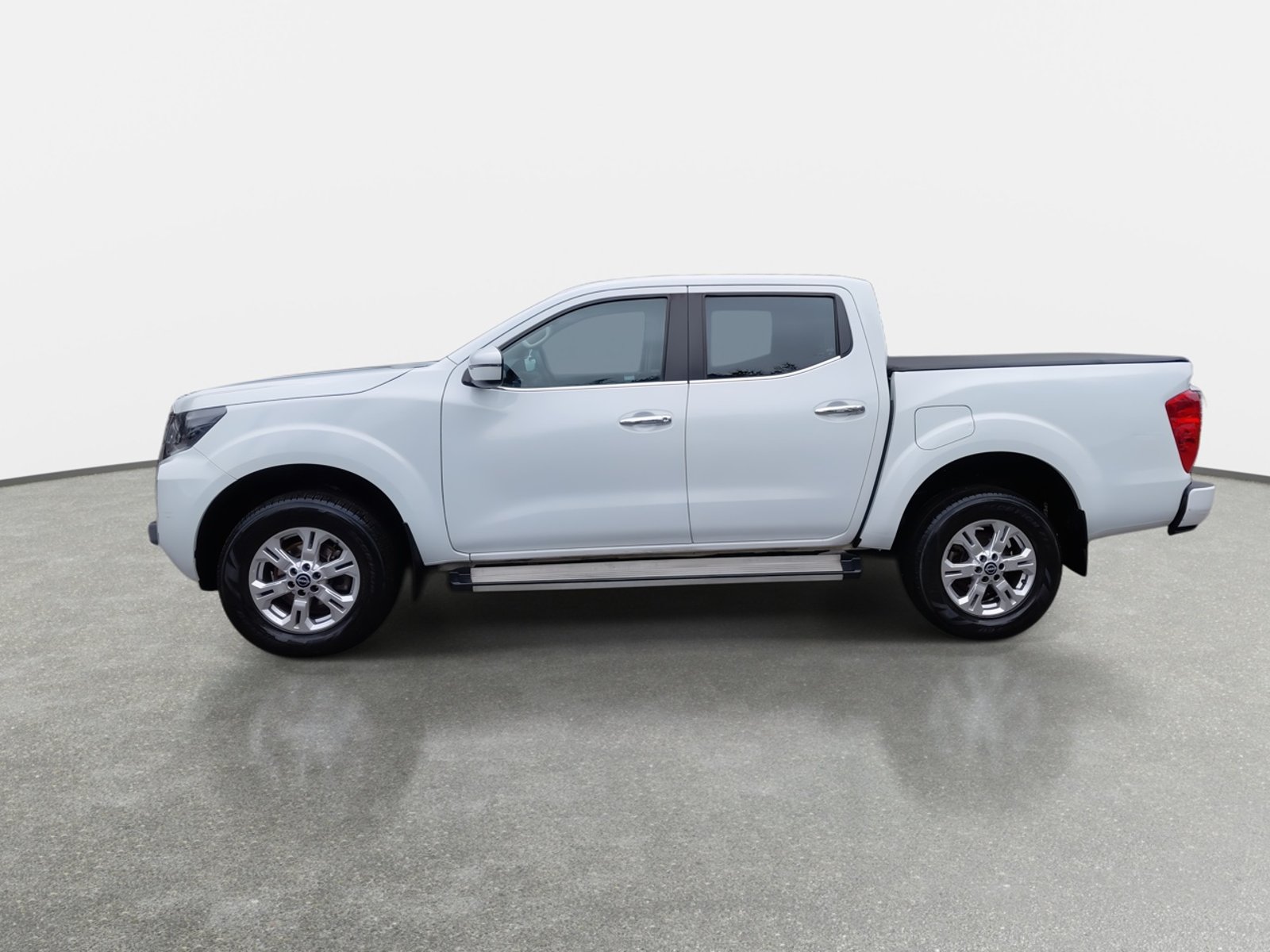 Nissan Navara 2.3d Xe Diesel 4x2 Dob.cab. Mt 4p 2024 - Foto 4 de 8