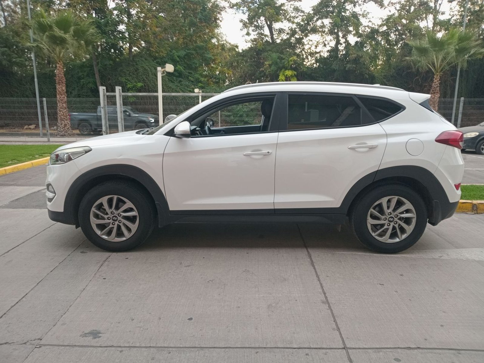Hyundai Tucson 2.0 Gl Advance 4x2 Mt 5p 2018 - Foto 4 de 8