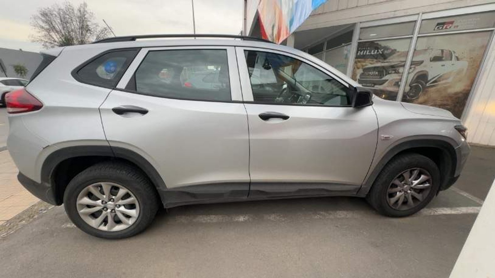 Chevrolet Tracker 1.2t Ls Fwd Mt 5p 2022 - Imagen 3 de 5