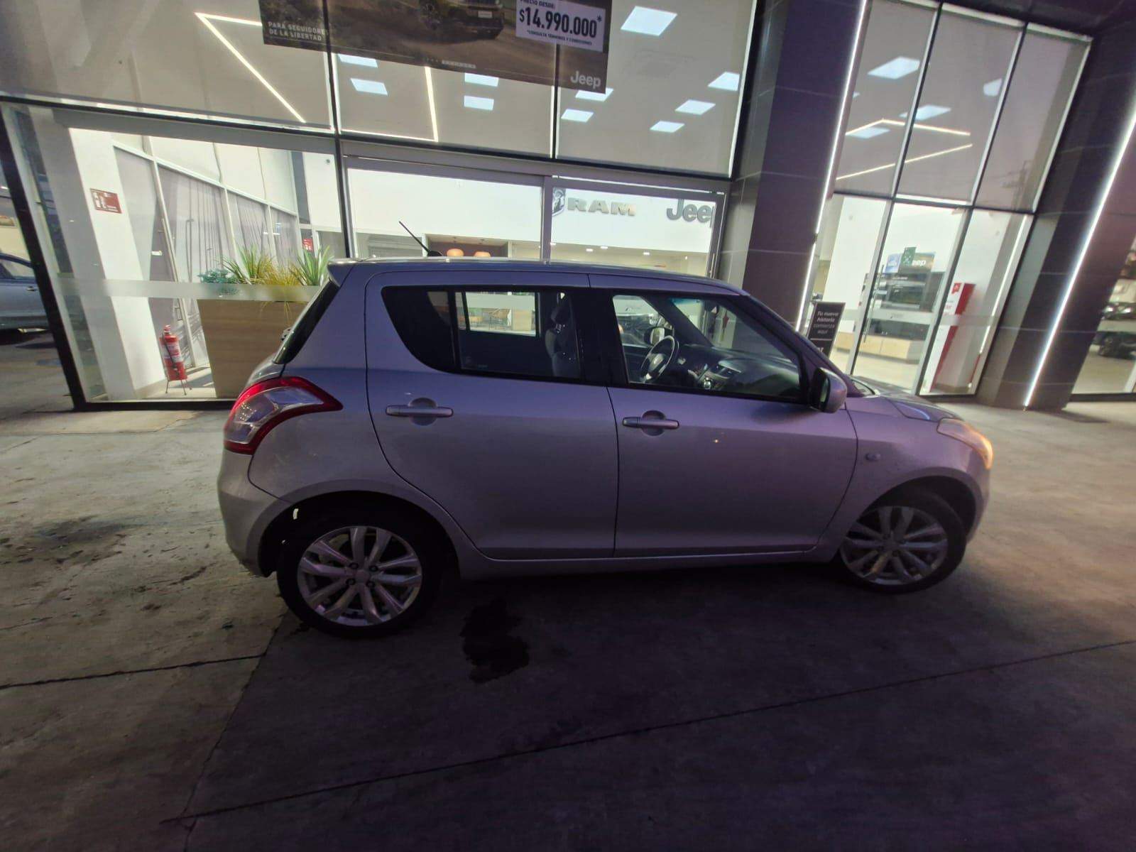 Suzuki Swift 1.2 Gl 4x2 Hb Ac Mt 5p 2017 - Foto 3 de 8
