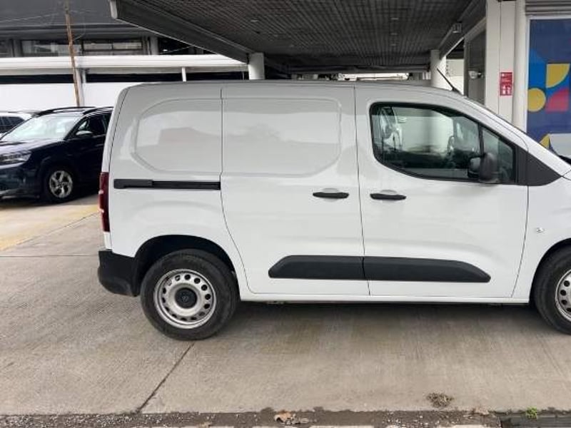 Peugeot Partner 1.5 L1 Hdi Diesel 100hp 4x2 Mt 5p 2025 - Imagen 3 de 5