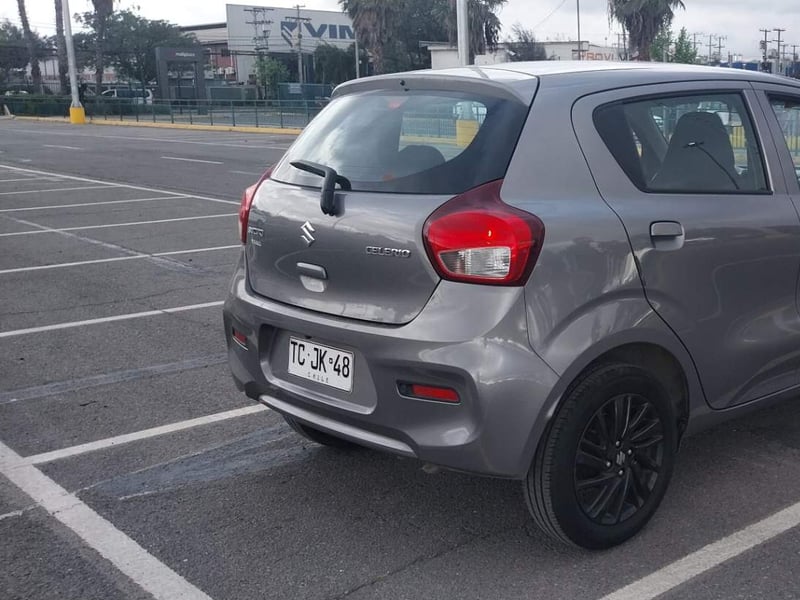 Suzuki Celerio 1.0 Glx Sport 4x2 Hb Ac At 5p 2024 - Imagen 4 de 5