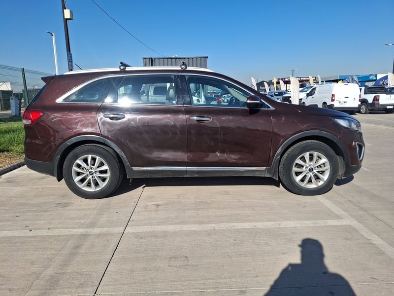 Kia Sorento 2.2 Ex Diesel 4x2 At 5p 2016 - Imagen 8 de 8